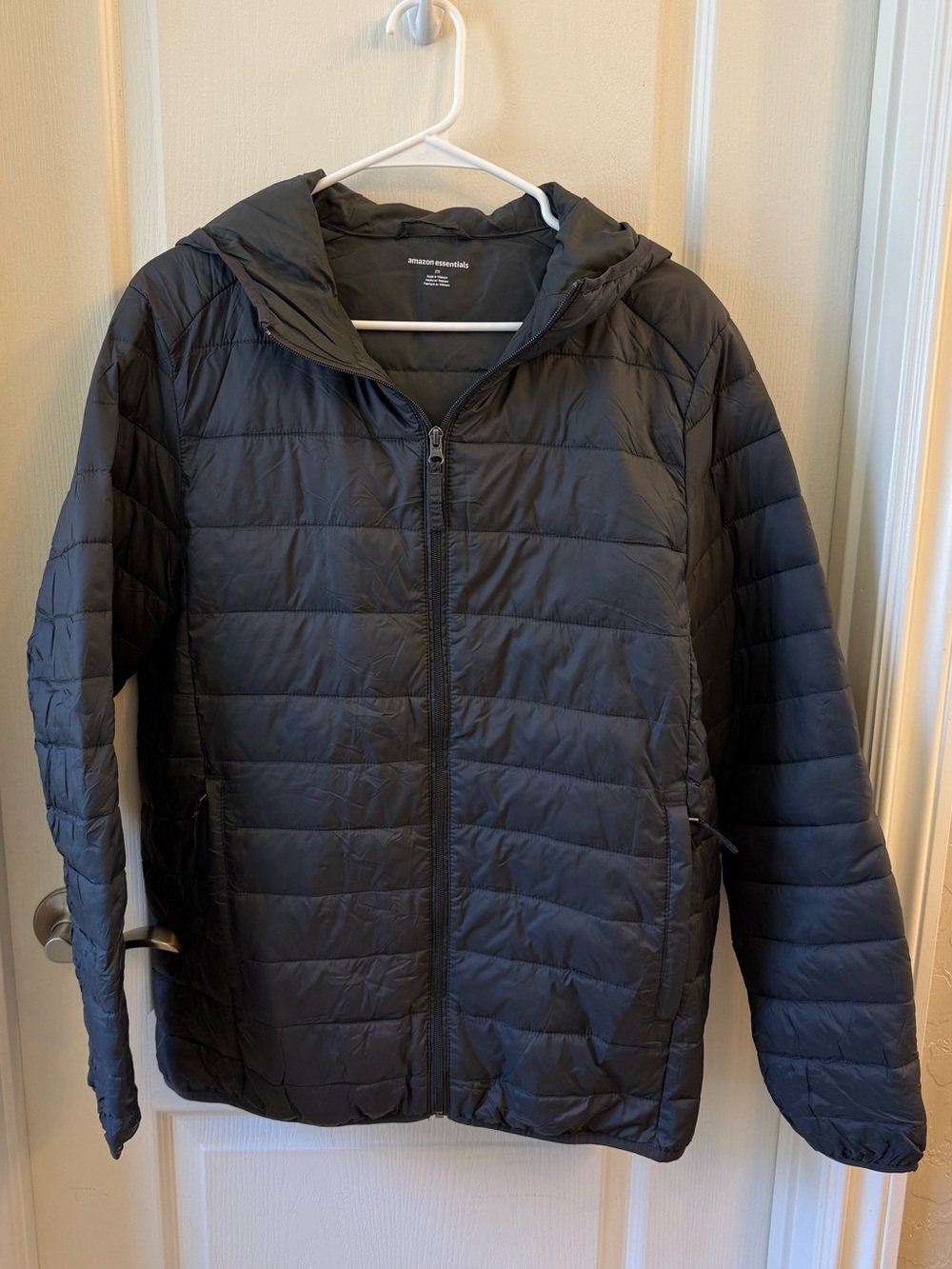 Amazon Essentials Men's Packable Hooded Puffer Jacket - Graphite